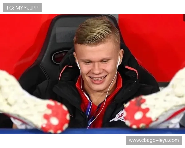 奥川雅也谈哈兰德：训练表现平平，比赛进球如麻？揭秘19岁天才的双面人生