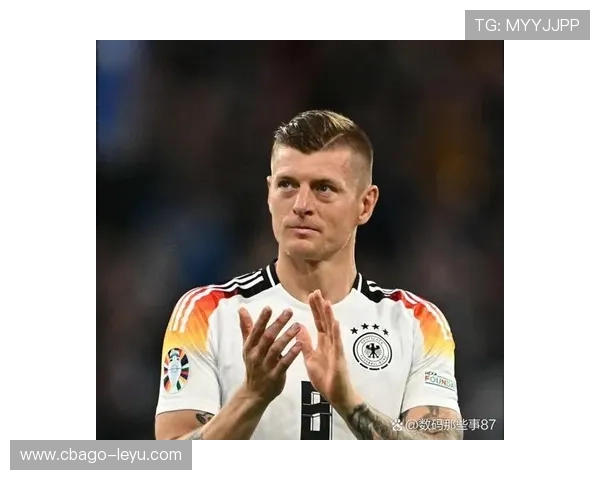 德国中场大师克罗斯再展指挥艺术