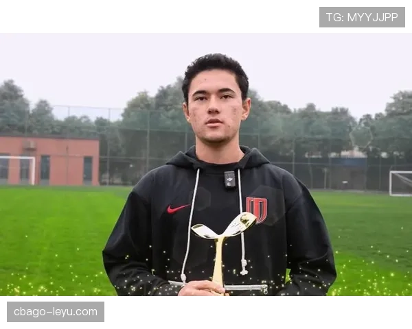 南安普顿传奇球员回归助力青训，未来新星值得期待