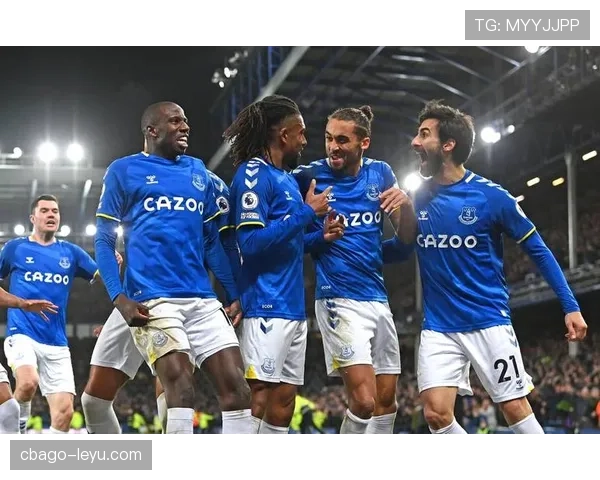 埃弗顿反击战术渐入佳境，逆境中屡创进攻良机